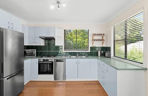Tomakin House | Mindil Arch Walk to 3 Beaches & River
