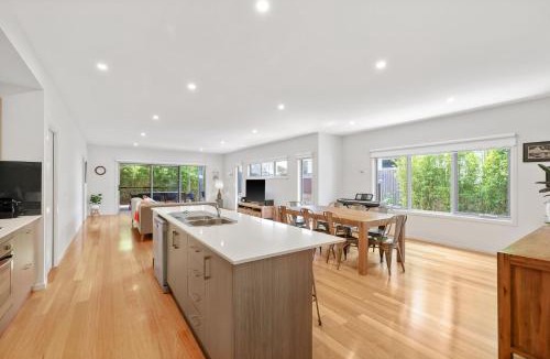 Cowes House | Mingalar