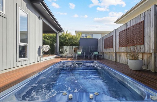Cowes House | Mingalar