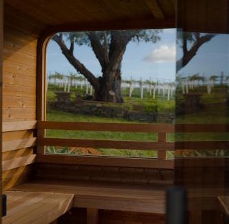 McLaren Vale House | Miravino, winery stay with outdoor sauna and spa