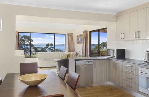 Blackmans Bay House | Mirramar House - Kingston