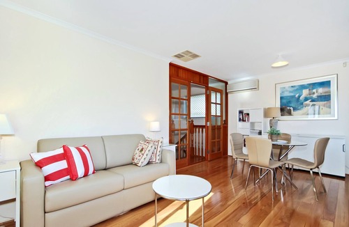 Moana House | Moana Magic - Cosy 2 Storey Home with Sea Views in Moana