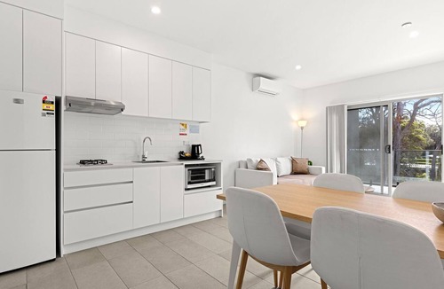 Callala Beach Apartment | Modern 1 Bed Apartment - 6 Min Walk to Beach