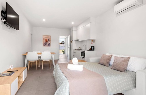 Callala Beach Apartment | Modern 1 Bed Apartment - 6 Min Walk to Beach