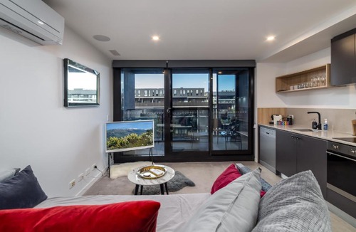 Braddon Apartment | Modern 1-Bed Apartment With Pool And Sauna