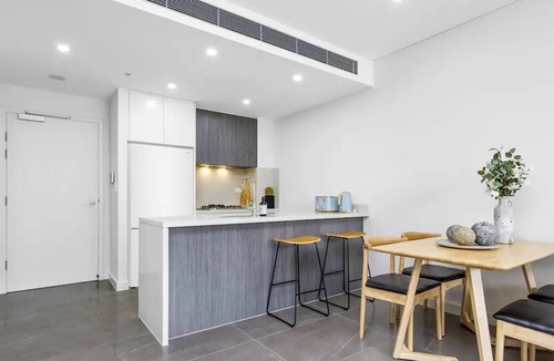 Lidcombe Apartment | Modern 1 Bed Apt | OP | MHS