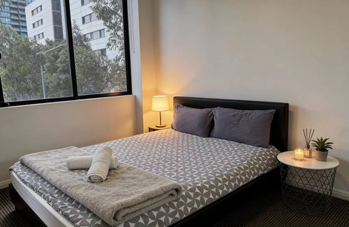 Zetland Apartment | Modern 1BR Apartment in Zetland – Walk to Shops & Cafés