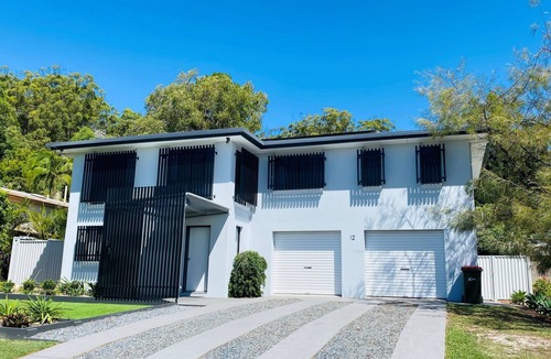 Rainbow Beach House | Modern 2 storey family beach house, great location