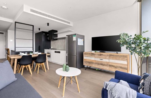 Carlton South Apartment | Modern 2BR Apt w Parking Near Melbourne Central