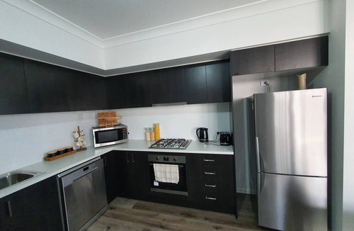 Oran Park Apartment | Modern 2BR home| Private| Luxury | Oran Park Stay Free Parking | Free Wi-Fi