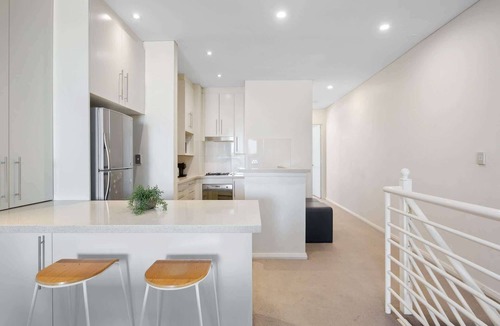 Silverwater Apartment | Modern 2BR Stay near Olympic Park|Pool Gym Parking