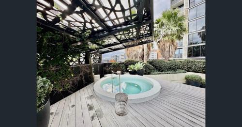 North Melbourne Apartment | Modern 2BR, Swimming Pool, Gym & Parking