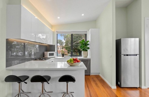 Maidstone House | Modern 3BR Home Near Medway Golf Club, Highpoint & Melbourne CBD