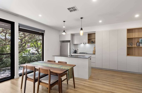 Everard Park House | Modern 3BR Townhouse Near Ashford Hospital