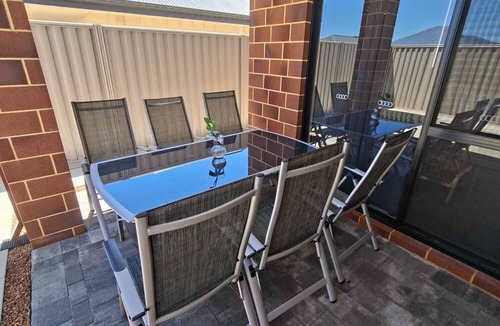 Hammond Park House | Modern 5 Bedroom Family Home | Hammond Park
