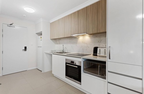 Rockingham Apartment | Modern Apart Near Shops | Central Rockingham - Yaran Suites 2 Bedroom 1 Bathroom Parkview Apartment - Ground Floor
