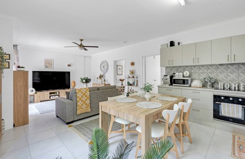 Bungalow Apartment | Modern Apartment complete, Close to Amenities Free Wifi