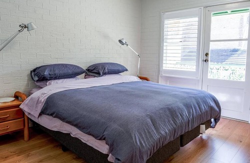 Reid Apartment | Modern Boutique CBD 2BR 1st Floor Apt