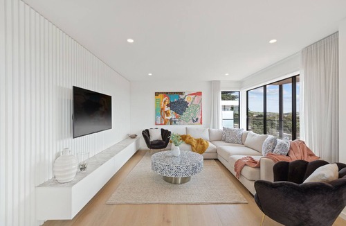 Sorrento House | Modern contemporary beach house in Sorrento with heated infinity pool & spa