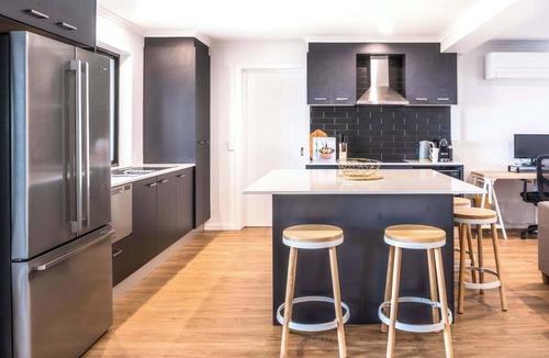 Mudjimba House | Modern Dog-Friendly Mudjimba Townhouse