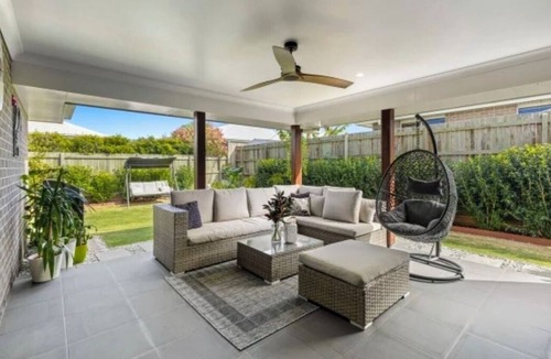 Kearneys Spring House | Modern Dream House | Stylish, Bright & Peaceful Near CBD