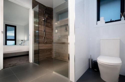 Newstead Apartment | Modern Home for large groups or families. Parking