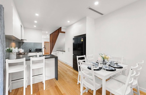 Fawkner House | Modern home in Fawkner