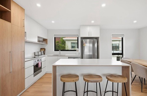 Rose Bay House | Modern Lindisfarne Retreat