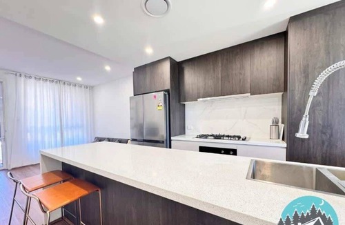 Marsden Park House | Modern Marsden Park Stay Near Shops & Parks