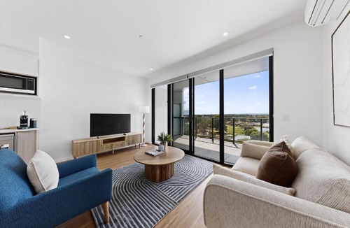 Cannington Apartment | Modern Newly Furnished Apartment with Full Kitchen