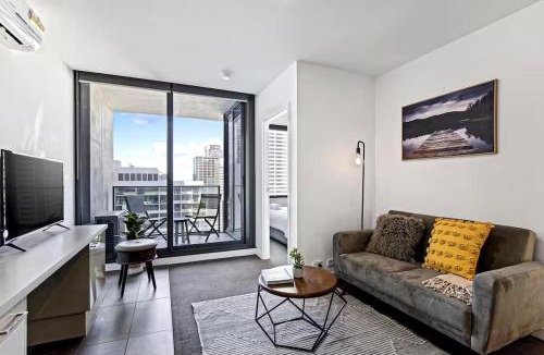 Melbourne Central Business District Apartment | Modern One-bedroom Apt in the Heart of Melbourne