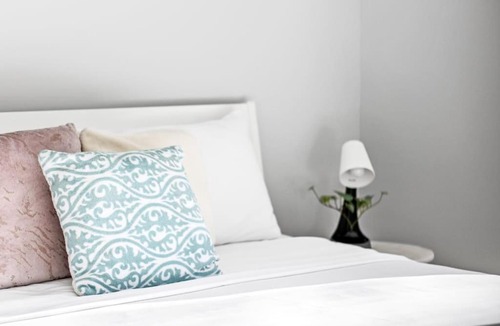 Lindfield House | Modern Private Double Room - Centrally Located - Shared Bathroom