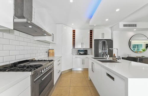 La Perouse Apartment | Modern Seafront Luxury | Steps from the Beach
