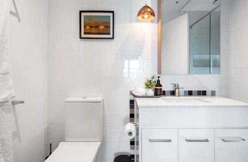 Geelong Apartment | Modern, Spacious 2BR Apartment with Ocean Views