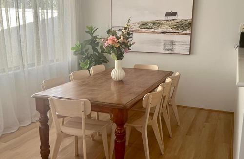 Armadale House | Modern Stay in Armadale