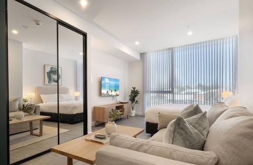North Fremantle Apartment | Modern Studio with Rooftop and BBQ Access