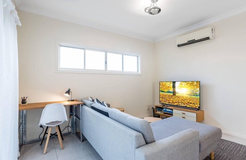 Ashgrove House | Modern Victorian-Styled Holiday Home in Ashgrove