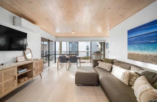 Moffat Beach Apartment | Moffat Beach Surf Retreat