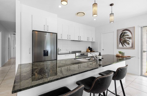 Mooloolaba House | Mooloolaba Parkway Palms Retreat | Spacious 3BR with Patio & BBQ | Pet-Friendly