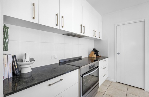 Mooloolaba House | Mooloolaba Parkway Palms Retreat | Spacious 3BR with Patio & BBQ | Pet-Friendly
