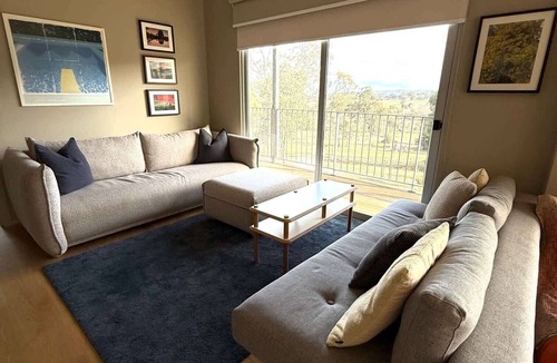 Harcourt North House | Moonrise Hill