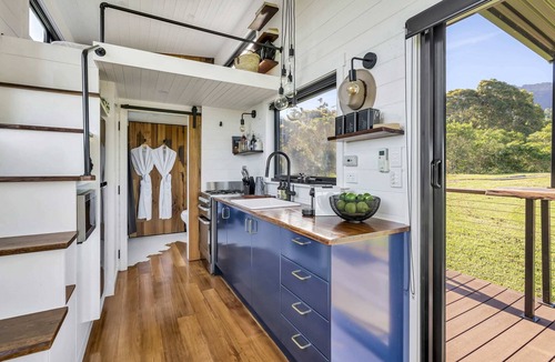 Meroo Meadow Apartment | 'Moonsong' - Romantic Off-grid Mountain Retreat