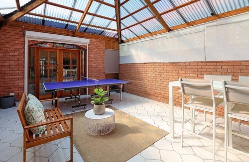 Warrnambool House | Morrissey Cottage - Stones throw to the main town Centre