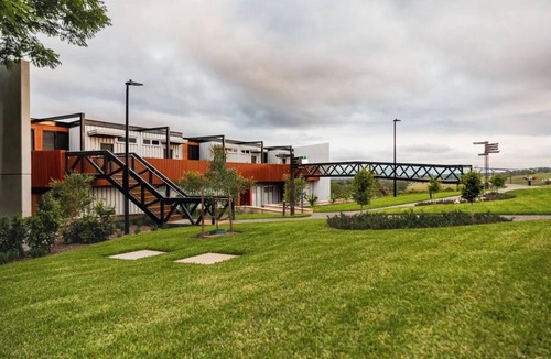 Mount View Apartment | Mount View Estate The Semillon Residence No. 1
