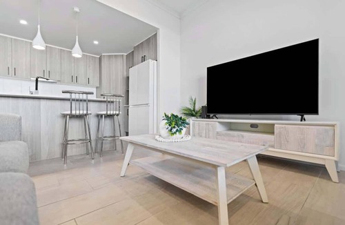 Cairns Apartment | Mountain Air & Modern Flair: Your Cairns Getaway