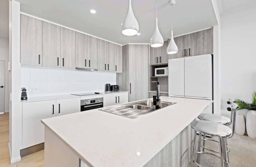 Cairns Apartment | Mountain Air & Modern Flair: Your Cairns Getaway