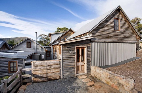 Crackenback Ski Chalet | ⭐️ Mountain LUXURY ⭐️ Wood Fireplace ⭐️ Pets Welcome