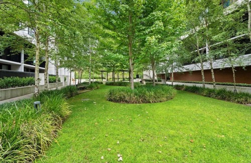 Braddon Apartment | Mountain View 1BR Retreat in Braddon