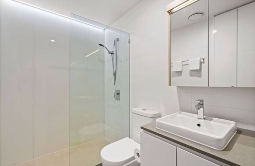 Braddon Apartment | Mountain View 1BR Retreat in Braddon