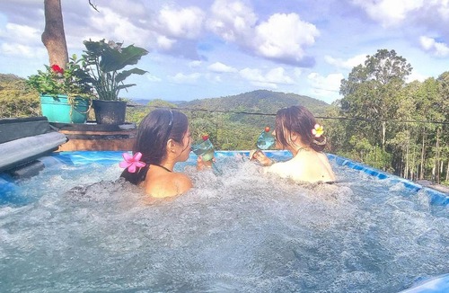 Bonogin Apartment | Mountains & Ocean Views retreat with hot spa - Gold Coast Hinterland